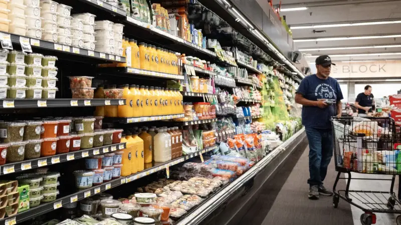 Покупці в продуктовому магазині в Чикаго — ілюстративне зображення до новини