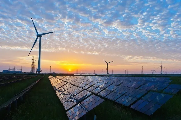 Саудівська FAS Energy купує 4 СЕС на Київщині: Інвестиції в енергетику 2026