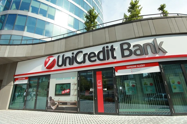 UniCredit збільшив частку в Commerzbank до 37,7% — деталі поглинання