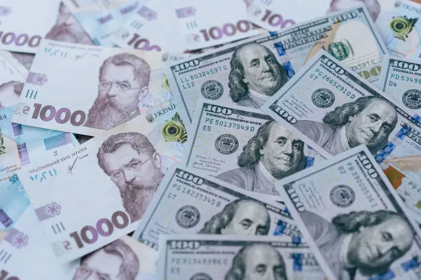 Офіційний курс долара та євро 9 липня 2026: НБУ знизив вартість