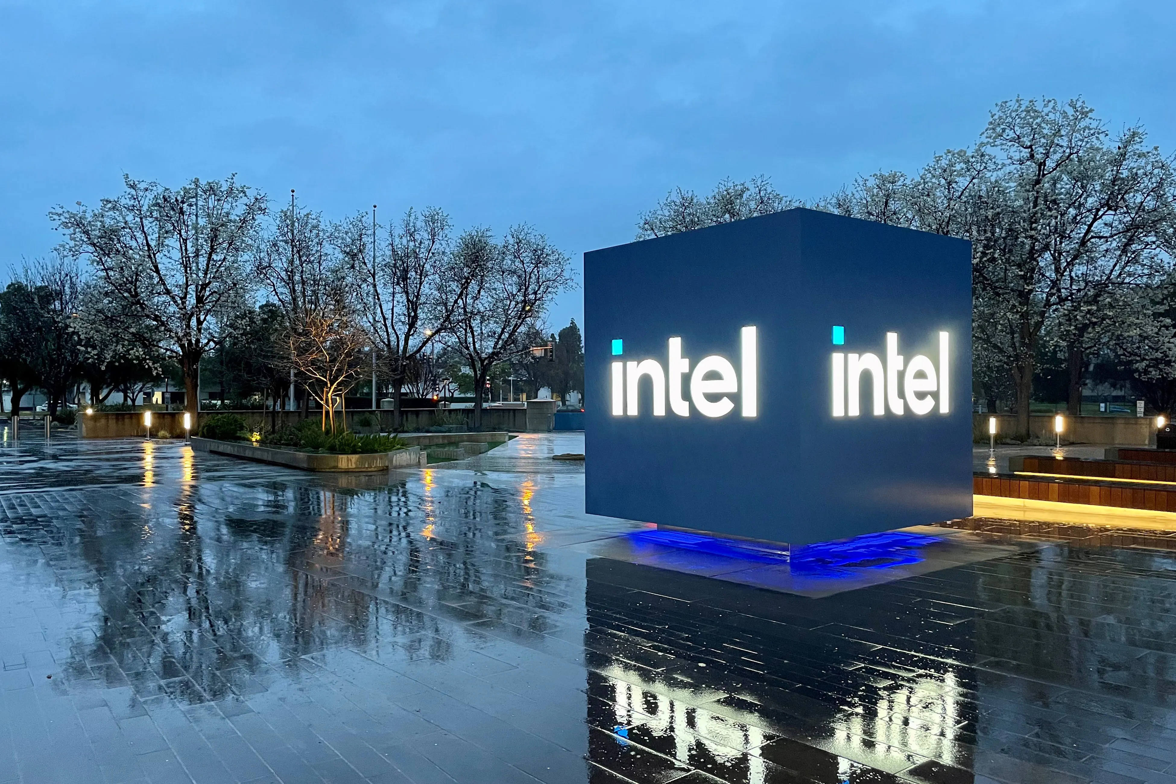 Intel залучить $15 млрд від продажу акцій у 2026: інвестиції в ШІ