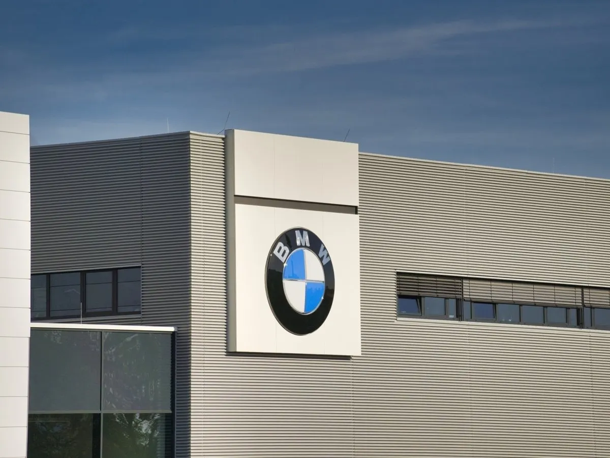 BMW інвестує €2 млрд у німецькі заводи всередину скорочень конкурентів