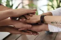 Підприємці України: Мільярдні інвестиції у благодійність власним коштом