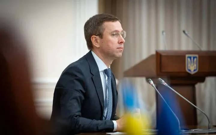 Продаж Сенс Банку: Уряд активізує процес, кошти – на оборону