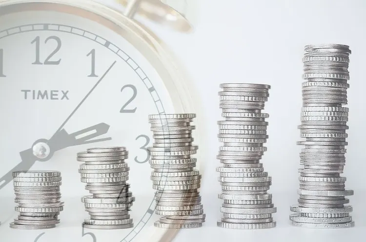 Мінімальна зарплата в Україні: прогноз зростання до 11 114 грн