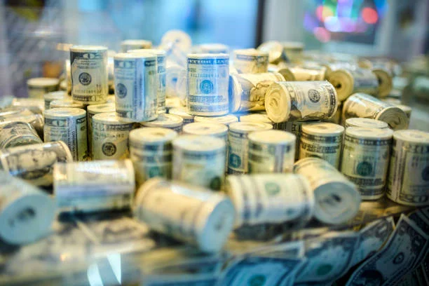 НБУ продав $766,5 млн на міжбанку за тиждень: аналіз інтервенцій 2026