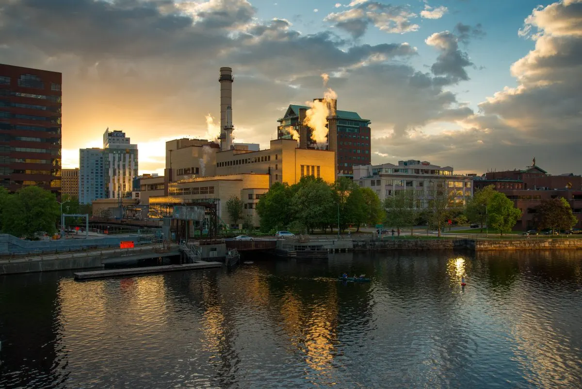 Vicinity Energy оцінили в $2,92 млрд: угода Harrison Street і Kenon