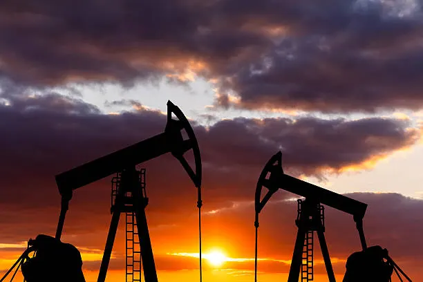 Ціни на нафту впали на 11-12%: вплив дипломатії щодо Ірану