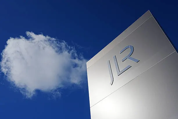 Jaguar Land Rover: 4000 скорочень для економії $2.3 млрд до 2028 року