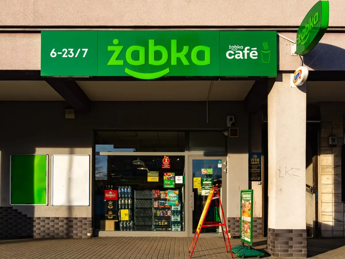 Couche-Tard купує Żabka за $8,6 млрд: Деталі найбільшої угоди 2026