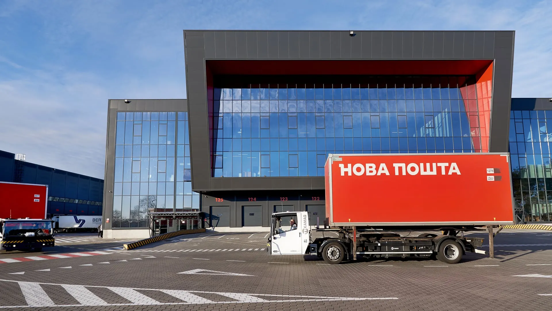 Нова пошта: Децентралізація логістики для стійкості до атак у 2026