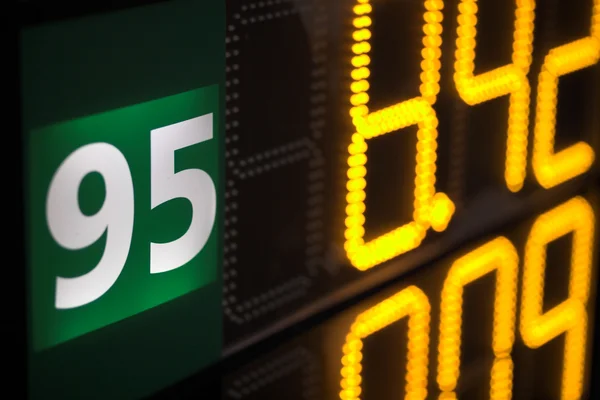 Ціни на пальне в Україні: А-95 та дизпальне зросли 18 вересня