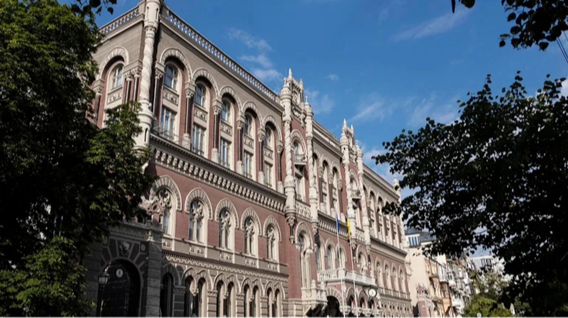 НБУ пропонує скасувати ліміти тарифів на міжбанківському ринку готівки