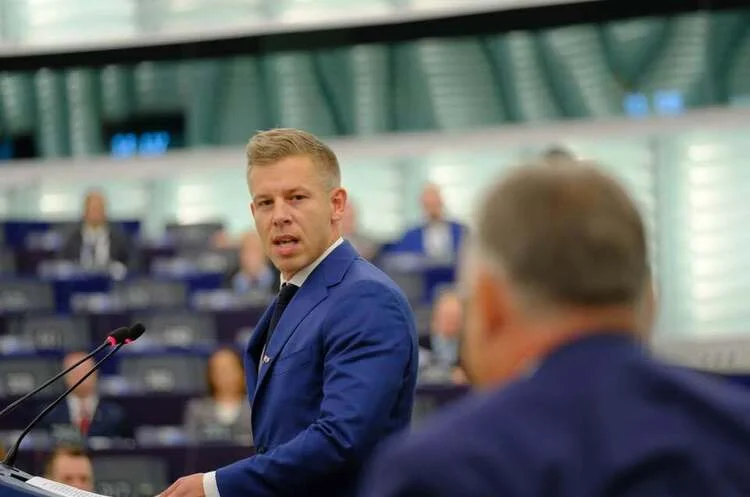 Угорщина розслідує затримання українського золотого конвою Ощадбанку