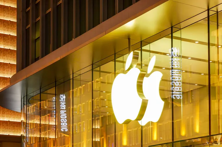 Apple видалила VK з App Store 2026: удар по пропаганді РФ