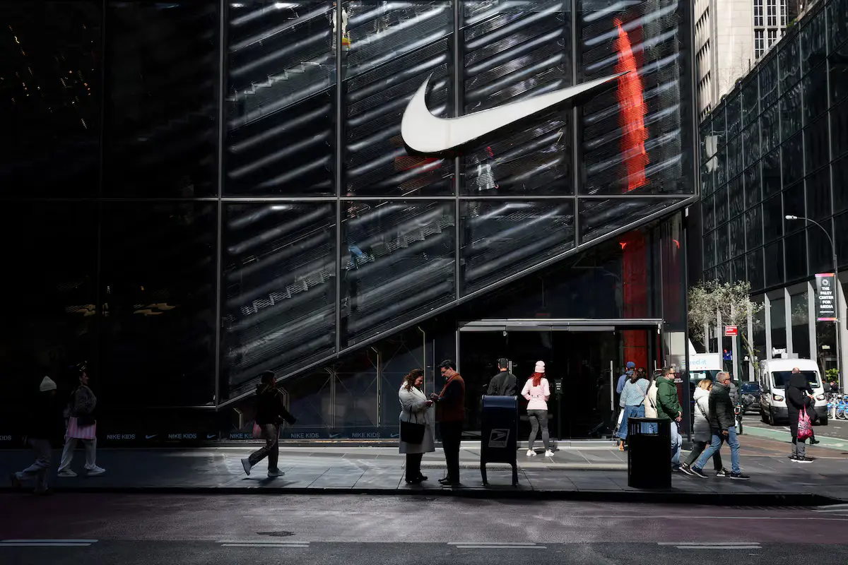 Продажі Nike у Китаї впали на 26%: компанія готує нові звільнення