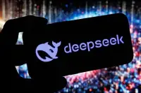 DeepSeek створить найбільший ШІ-кластер з 160 тис. чипів Huawei в Китаї