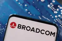 Apple і Broadcom: угода до 2031, акції Broadcom зросли на 4.9%