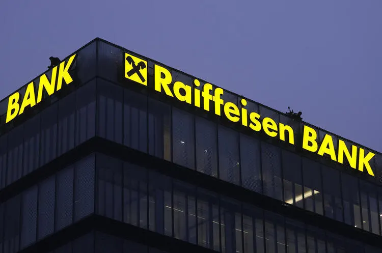 Акції Raiffeisen Bank впали на 10% через звинувачення в обході санкцій