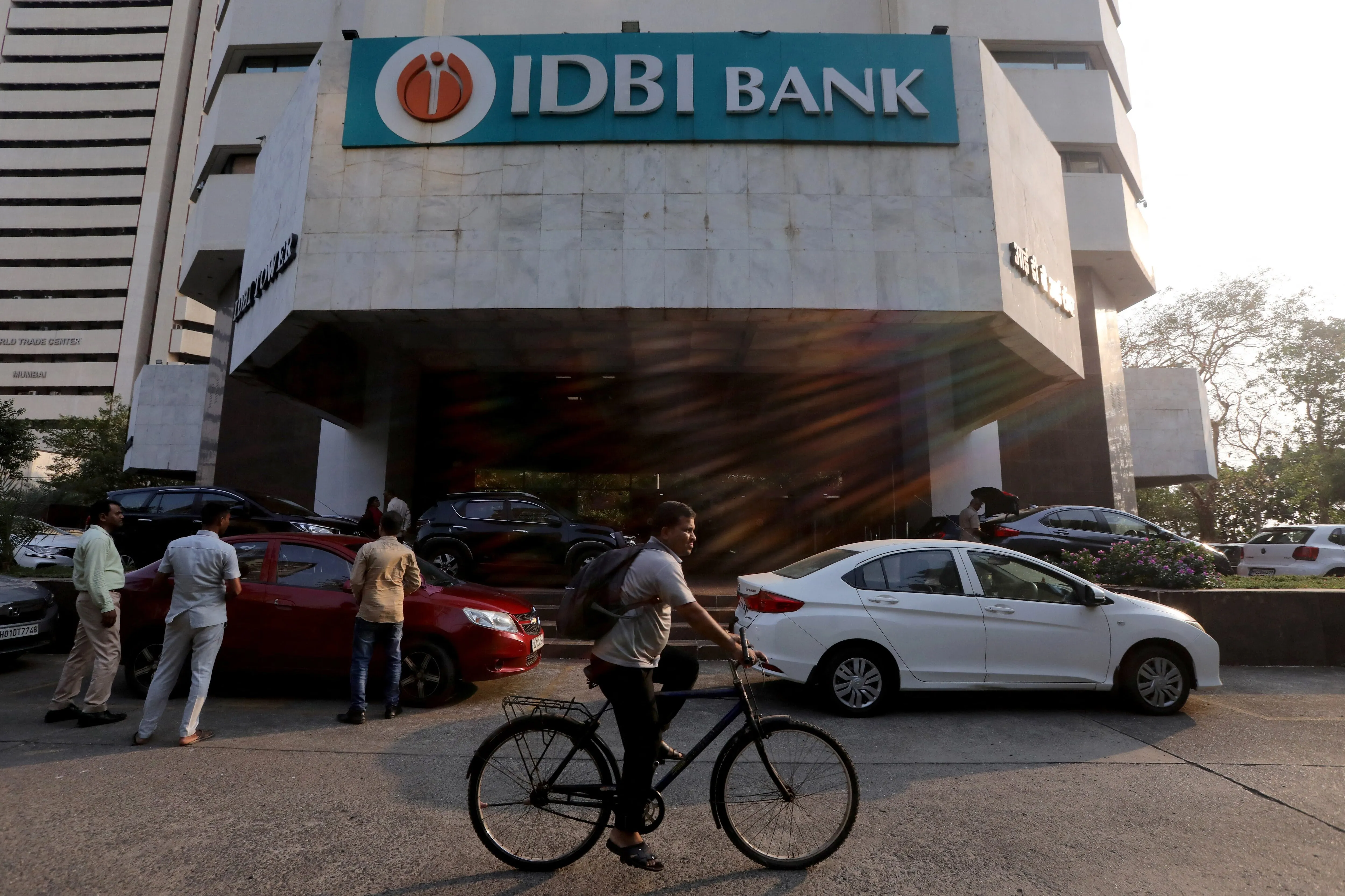 Fairfax купить 60,72% IDBI Bank за $5,43 млрд — угода схвалена