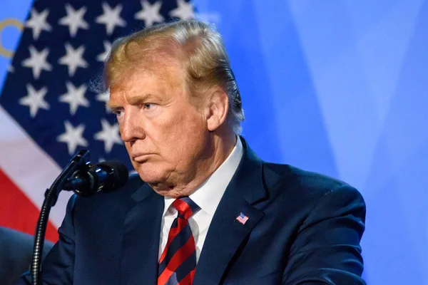 Трамп анонсує 50% мита на канадські товари з 2027 року: що це значить?