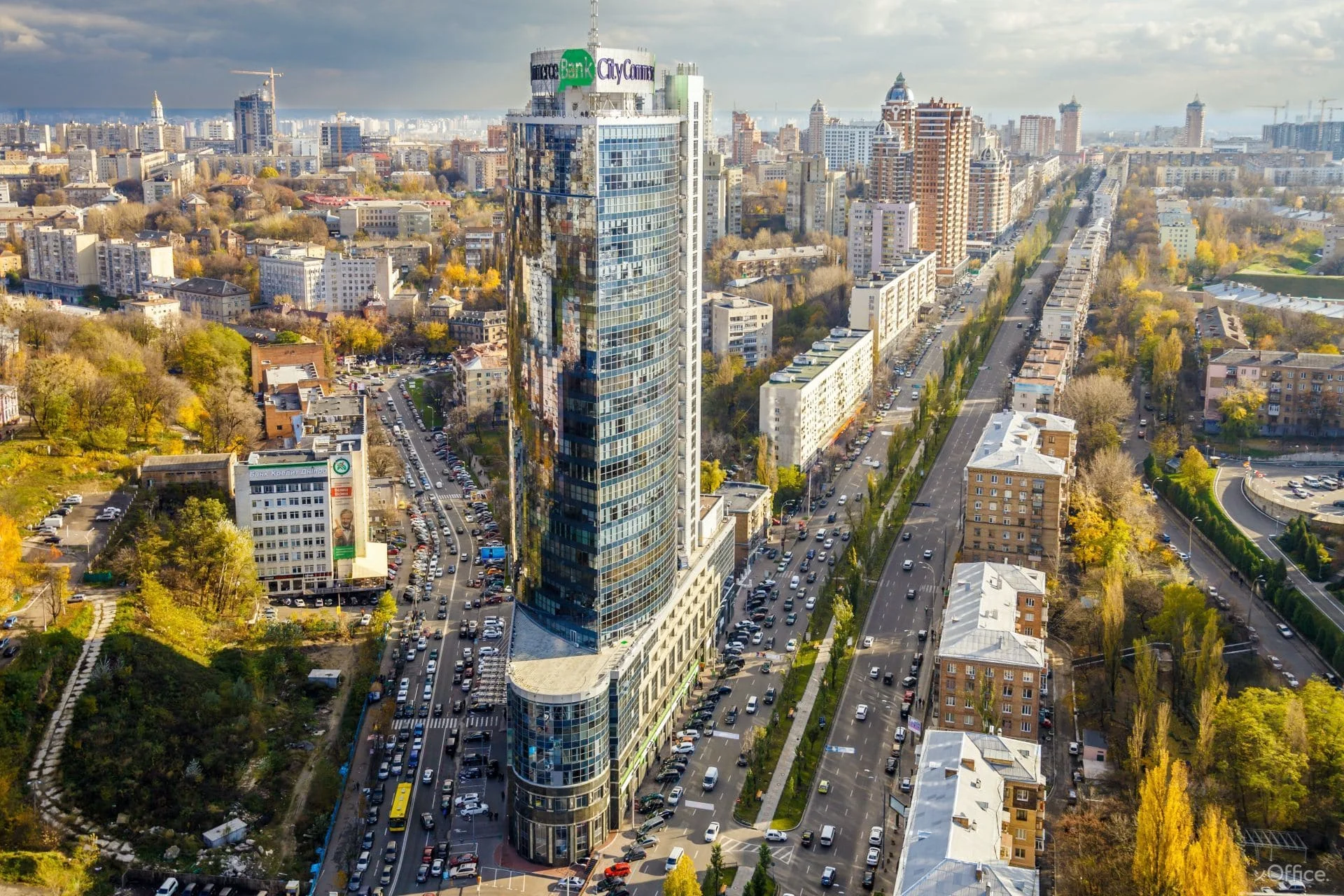 Комерційна нерухомість Києва 2026: видові офіси, ціни та БЦ