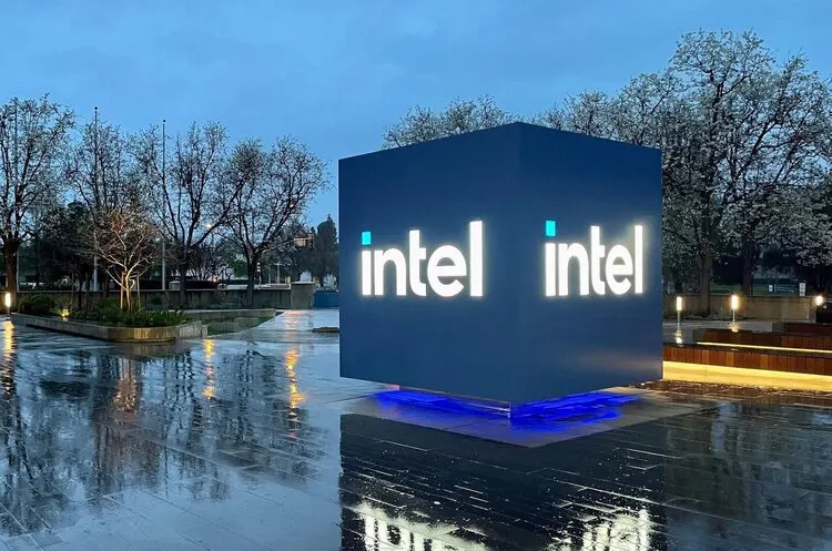 Intel залучає $15 млрд: боротьба з TSMC та розвиток ШІ-чипів