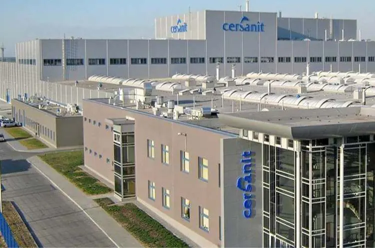 Cersanit припинила виробництво на заводі у Звягелі після атак