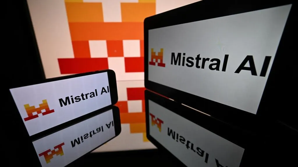 Mistral залучив $3,5 млрд від Samsung: оцінка $24 млрд для конкуренції з OpenAI