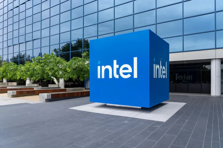 Intel скорочує дата-центри для AI: акції зросли у 2.6 раза