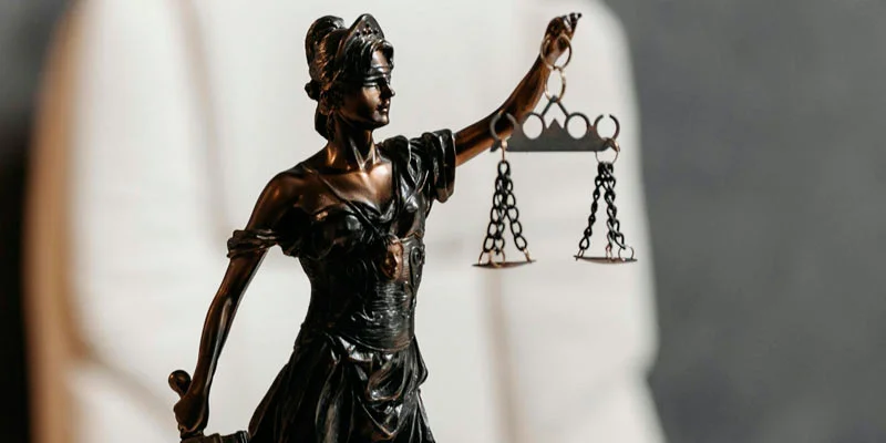 Страхові збитки від ШІ-позовів до юристів перевищили $100 млн