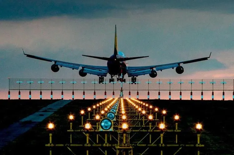 Air Arabia скасовує осінні рейси до РФ: вплив попереджень Зеленського