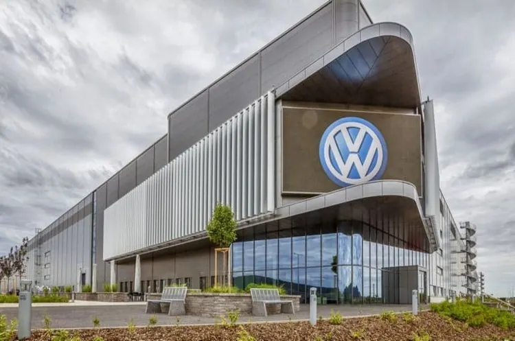 Volkswagen: до 140 тис. скорочень місць та загроза страйків