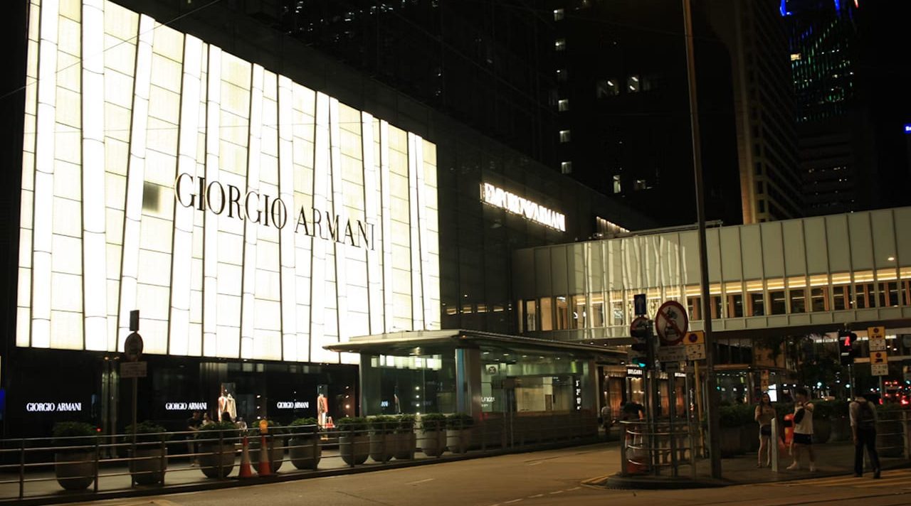 Giorgio Armani: хто купить частку бренду після смерті засновника?